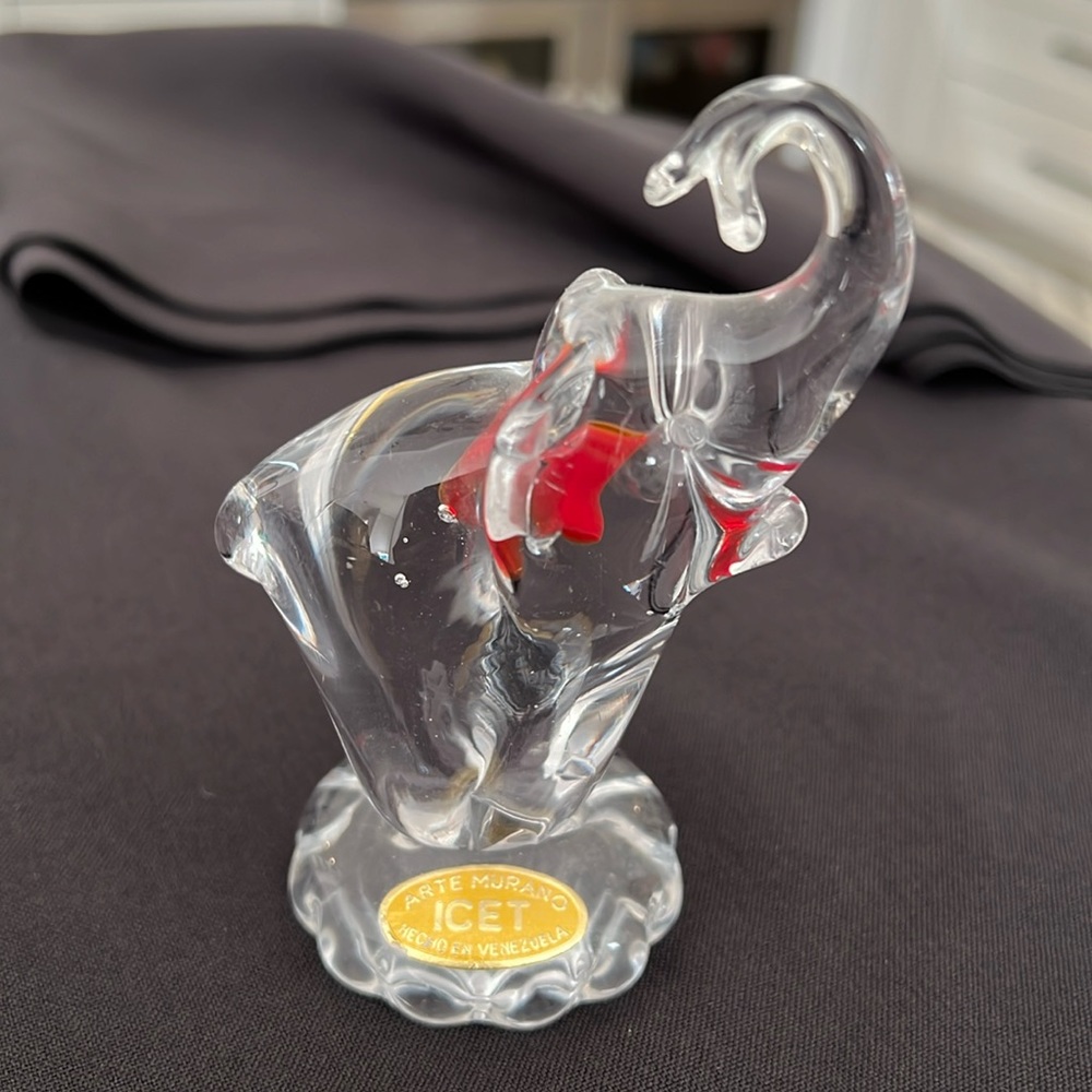 Vintage Murano Art Glass 
Elephant Figurine